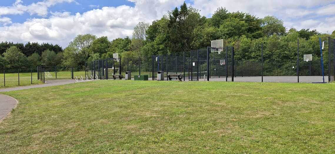 MUGA 1